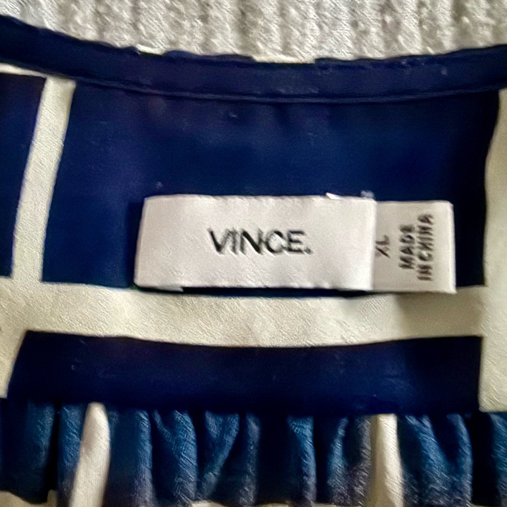 Vince Sleeveless Silk Top Size XL Navy/White V Neck Minimal Chic - Picture 4 of 5
